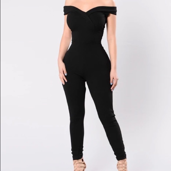 FashionNova off the shoulder jumpsuit - Picture 5 of 5